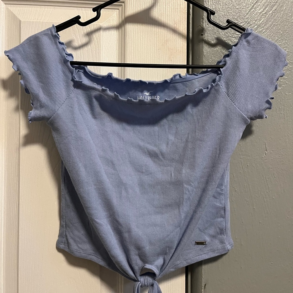 Hollister top